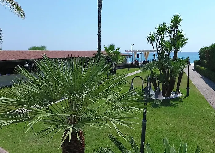 Federica 里亚切滨海